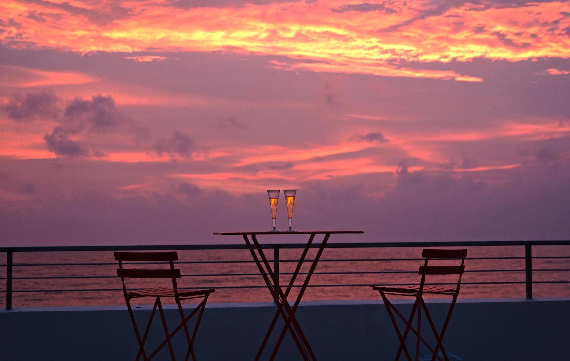 Hotel J Negombo Extérieur photo