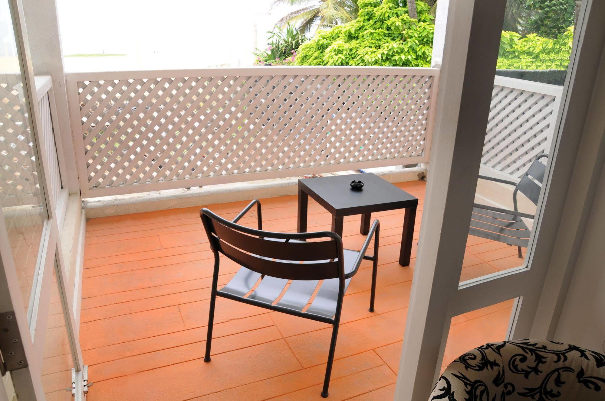 Hotel J Negombo Extérieur photo