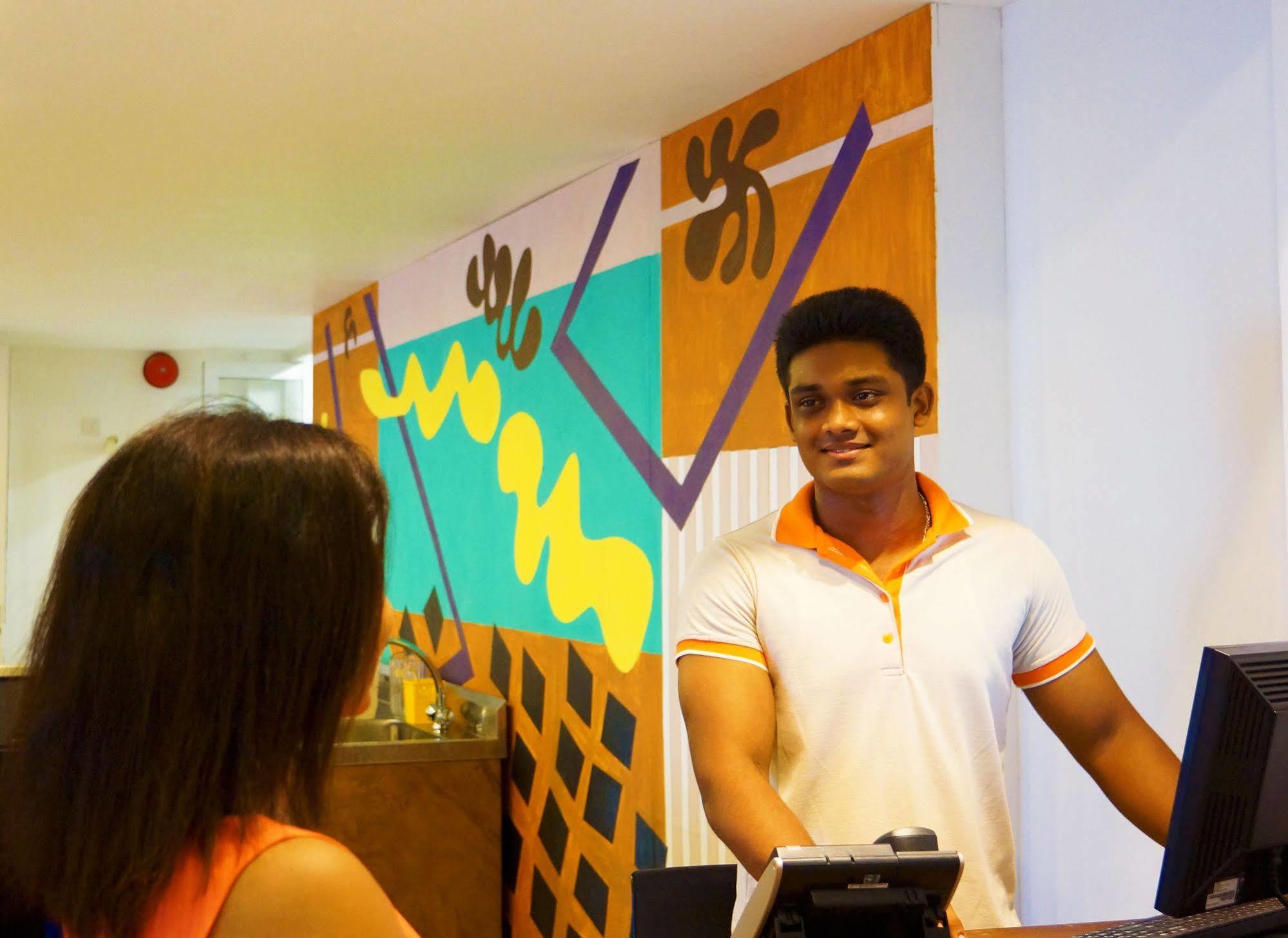 Hotel J Negombo Extérieur photo